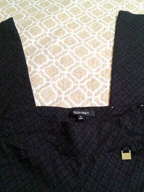 ELLEN TRACY SIZE 4 PULL ON PANTS BLACK WITH DESIGN GOOD CONDITION